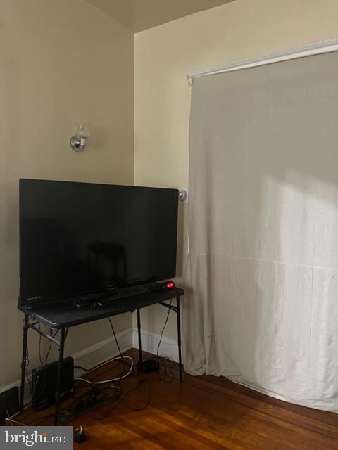 817 North Woodington Road Baltimore, MD 21229 - Photo 6 of 14 1st. Floor Unit