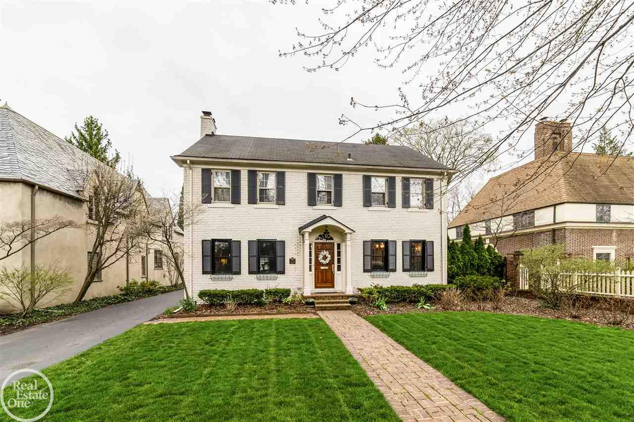 69 Moran Road Grosse Pointe, MI 48236 - Photo 40 of 44 50003422-39.JPG