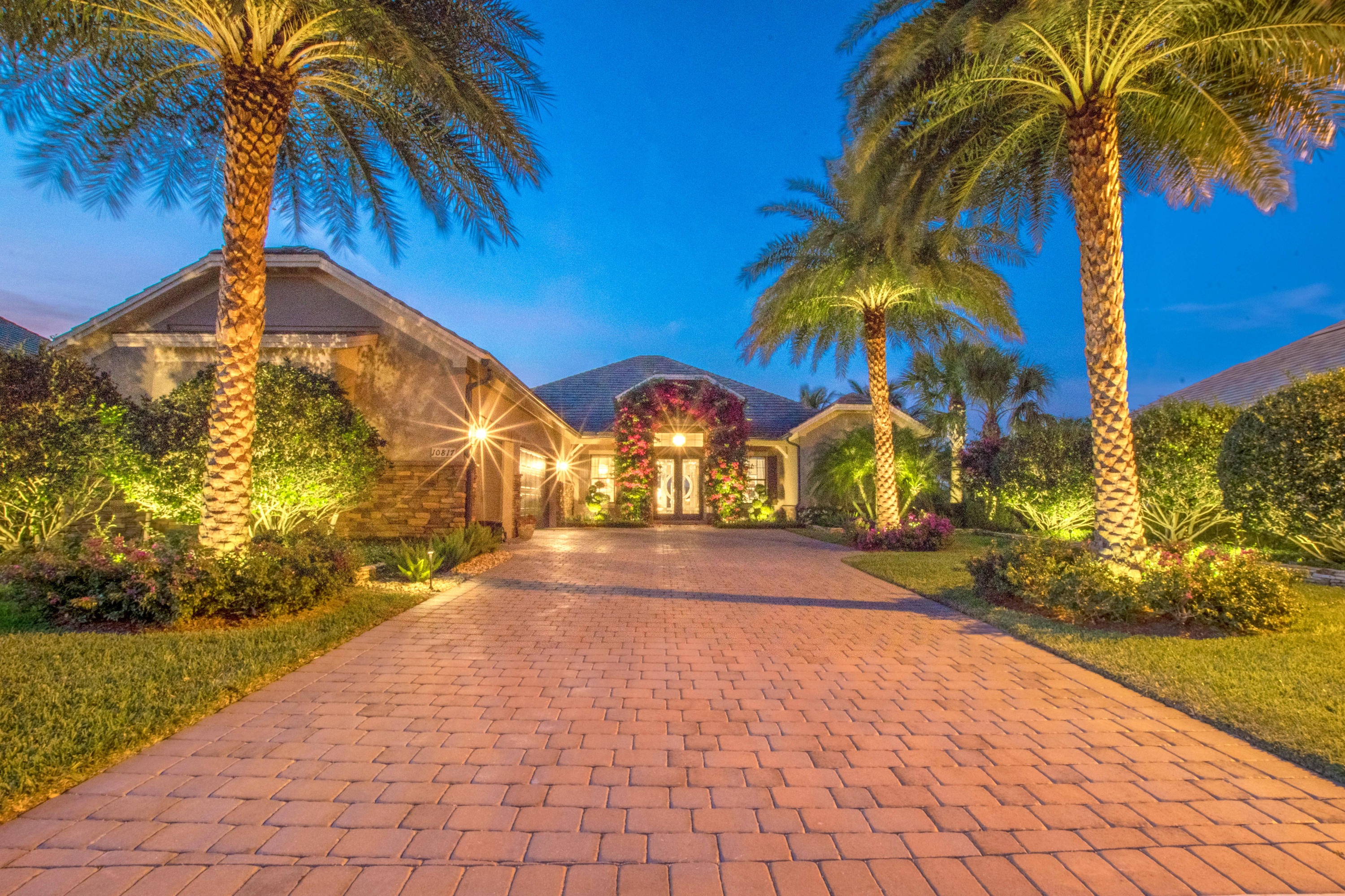 10817 Pisa Road Wellington, FL 33414 - Photo 28 of 30 Front Exterior with long driveway