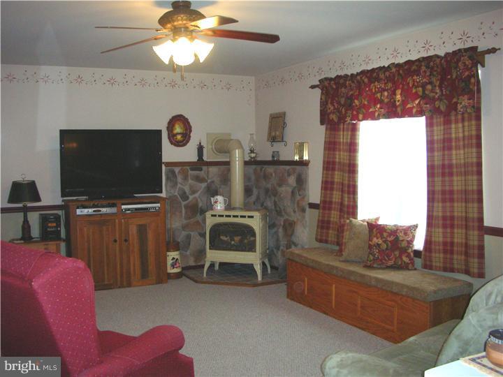 213 Strassburger Road Perkasie, PA 18944 - Photo 12 of 24 Family Room