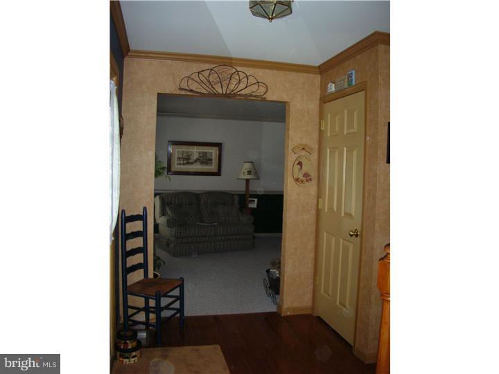 213 Strassburger Road Perkasie, PA 18944 - Photo 18 of 24 Foyer