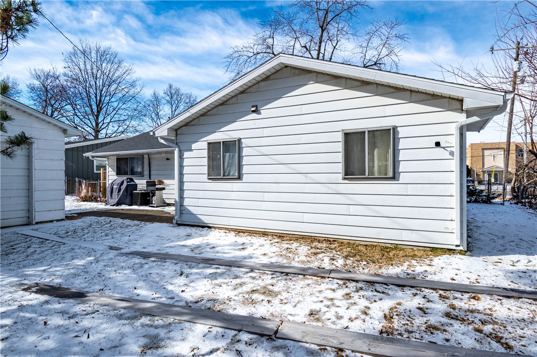 1804 South Country Club Road Decatur, IL 62521 - Photo 15 of 17 Gallery Image 15