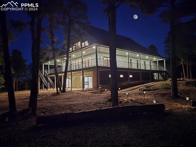 a view of a house with entertaining space