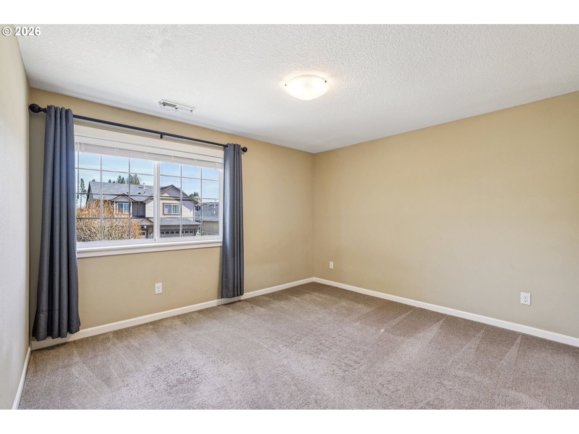 2117 Southeast Cochran Drive Gresham, OR 97080 - Photo 40 of 48 an empty room with window