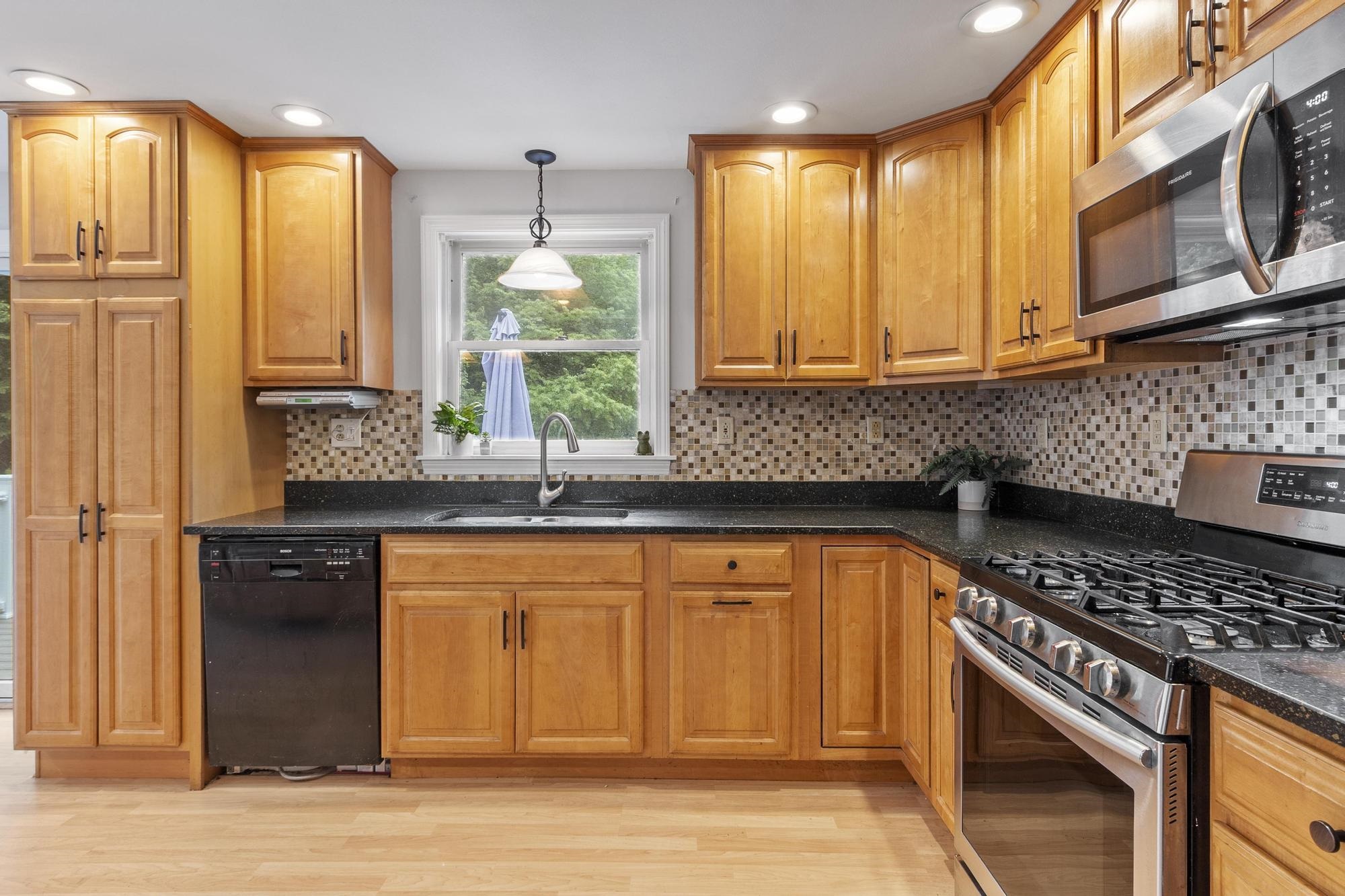 113 Newton Road Plaistow, NH 03865 - Photo 3 of 60