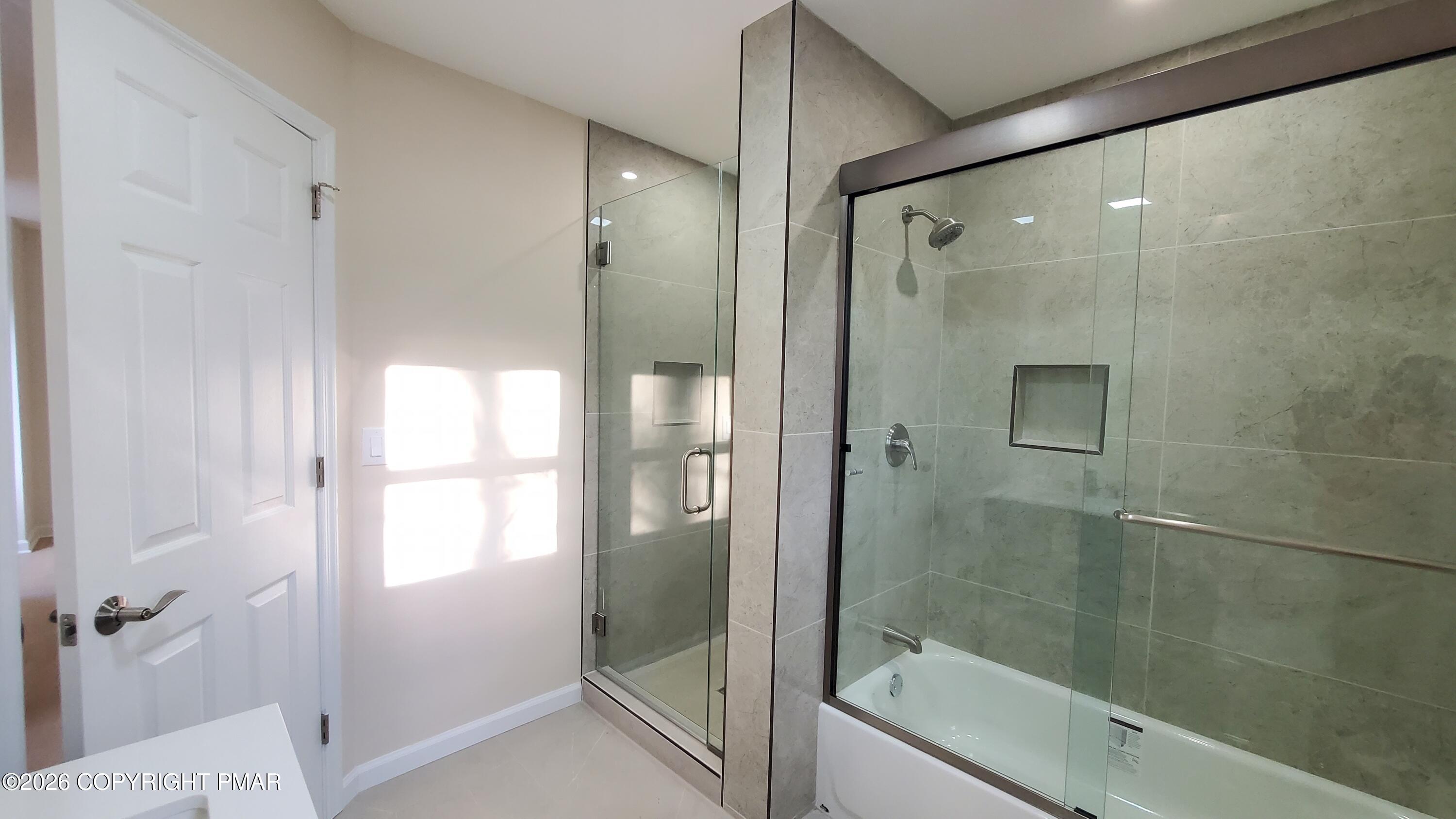 320 Canterbury Road Bushkill, PA 18324 - Photo 10 of 38 Primary bathroom