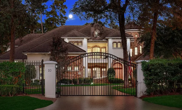 $3,700,000 | 10 Norlund Way, The Woodlands, TX 77382