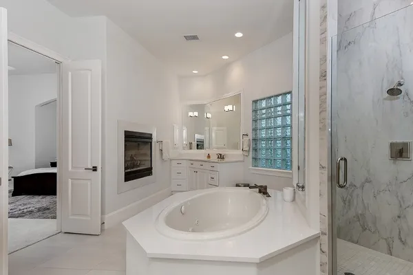 $3,700,000 | 10 Norlund Way, The Woodlands, TX 77382