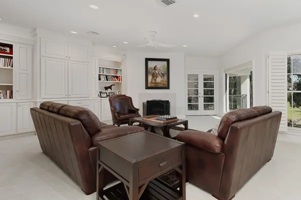 $3,700,000 | 10 Norlund Way, The Woodlands, TX 77382