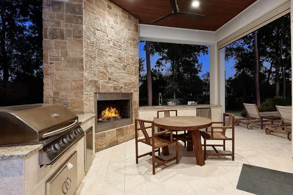 $3,700,000 | 10 Norlund Way, The Woodlands, TX 77382