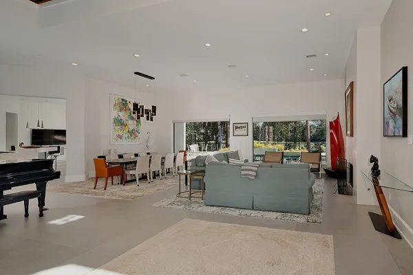 $3,700,000 | 10 Norlund Way, The Woodlands, TX 77382