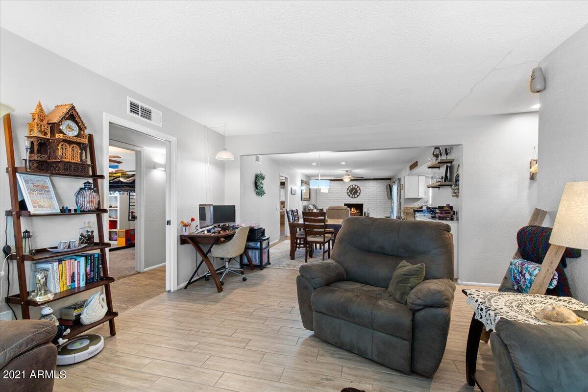 854 North Windsor Circle Mesa, AZ 85213 - Photo 3 of 24 03-003