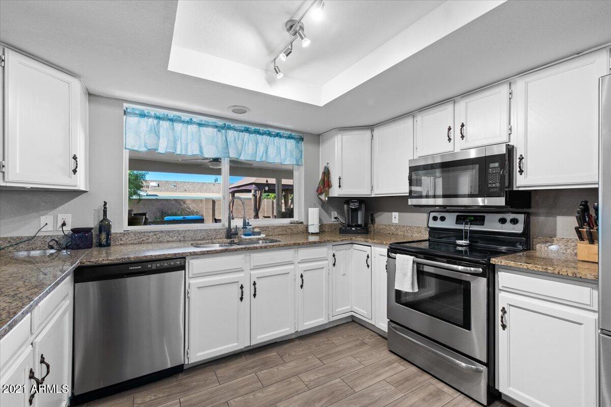 854 North Windsor Circle Mesa, AZ 85213 - Photo 9 of 24 09-009