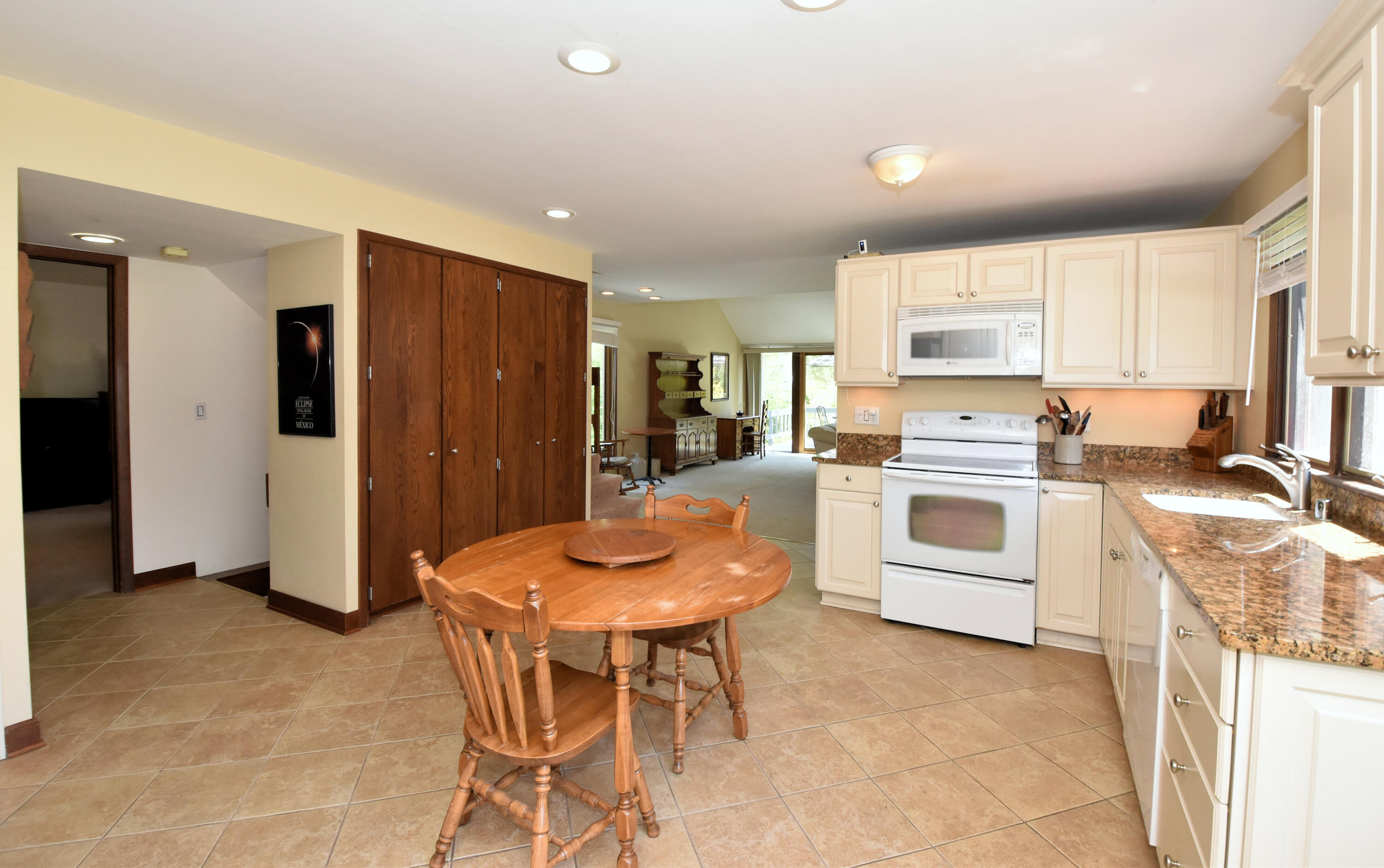 104 Woodfield Court Wind Point, WI 53402 - Photo 12 of 42 Kitchen