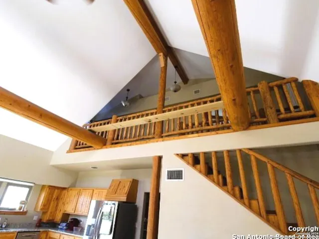 $1,800 | 350 White Bass Drive, Lakehills, TX 78063