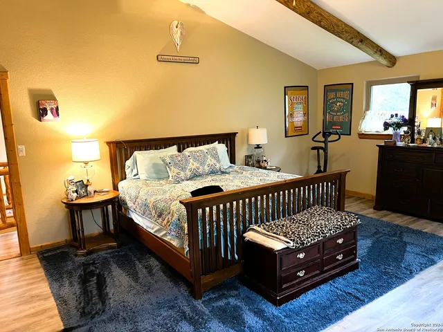 $1,800 | 350 White Bass Drive, Lakehills, TX 78063