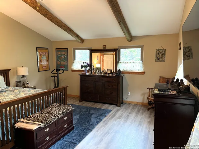 $1,800 | 350 White Bass Drive, Lakehills, TX 78063