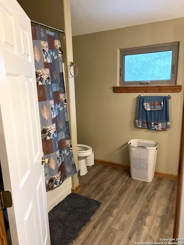 $1,800 | 350 White Bass Drive, Lakehills, TX 78063