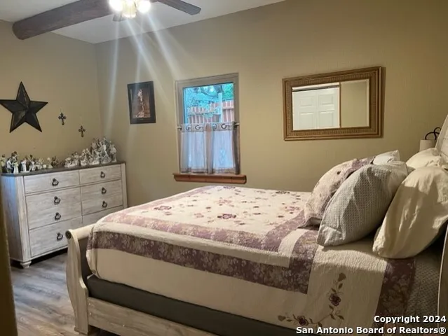 $1,800 | 350 White Bass Drive, Lakehills, TX 78063