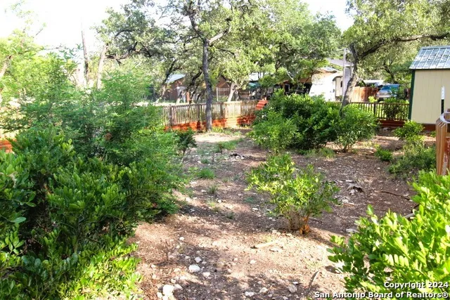 $1,800 | 350 White Bass Drive, Lakehills, TX 78063