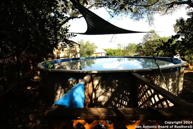 $1,800 | 350 White Bass Drive, Lakehills, TX 78063