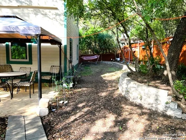 $1,800 | 350 White Bass Drive, Lakehills, TX 78063