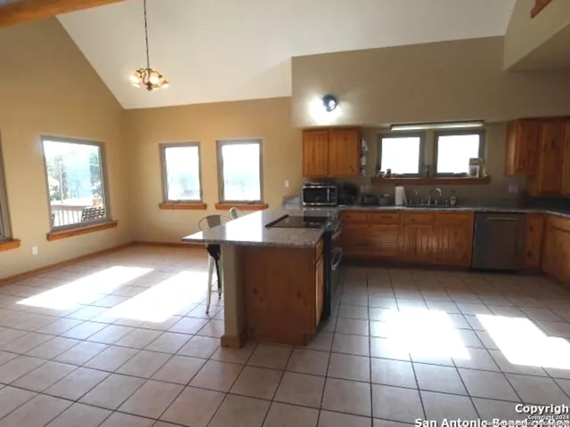 $1,800 | 350 White Bass Drive, Lakehills, TX 78063