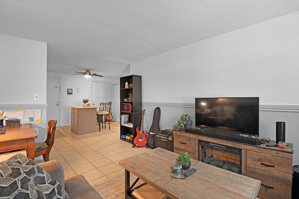 36 Ridgewood Lane, Unit 4 Gardner, MA 01440 - Photo 13 of 28