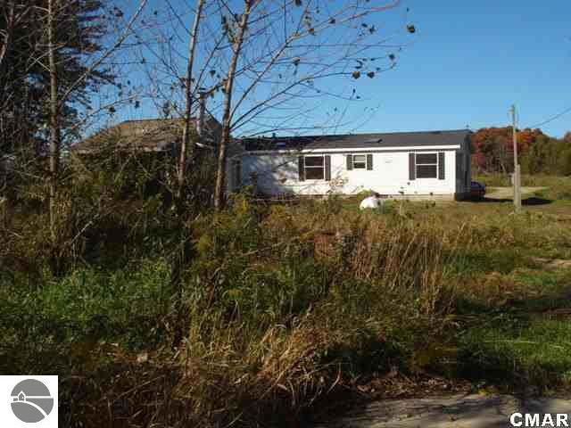 10249 South Mission Road Shepherd, MI 48883 - Photo 22 of 23 1767521-21.JPG