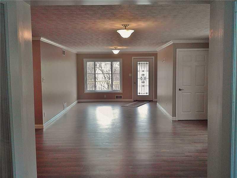 352 Chapel Road Aliquippa, PA 15001 - Photo 14 of 17 Living Room.