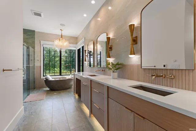 $16,000,000 | 17420 Highway 20, Goshen, IN 46528