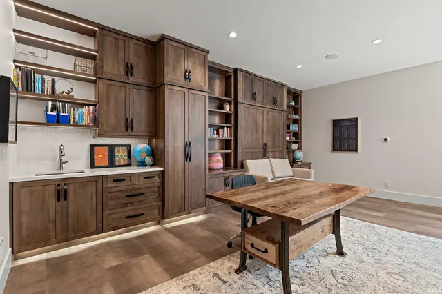 $16,000,000 | 17420 Highway 20, Goshen, IN 46528