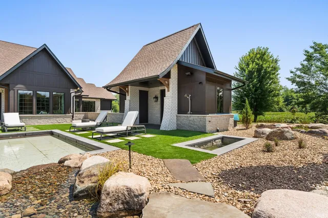 $16,000,000 | 17420 Highway 20, Goshen, IN 46528