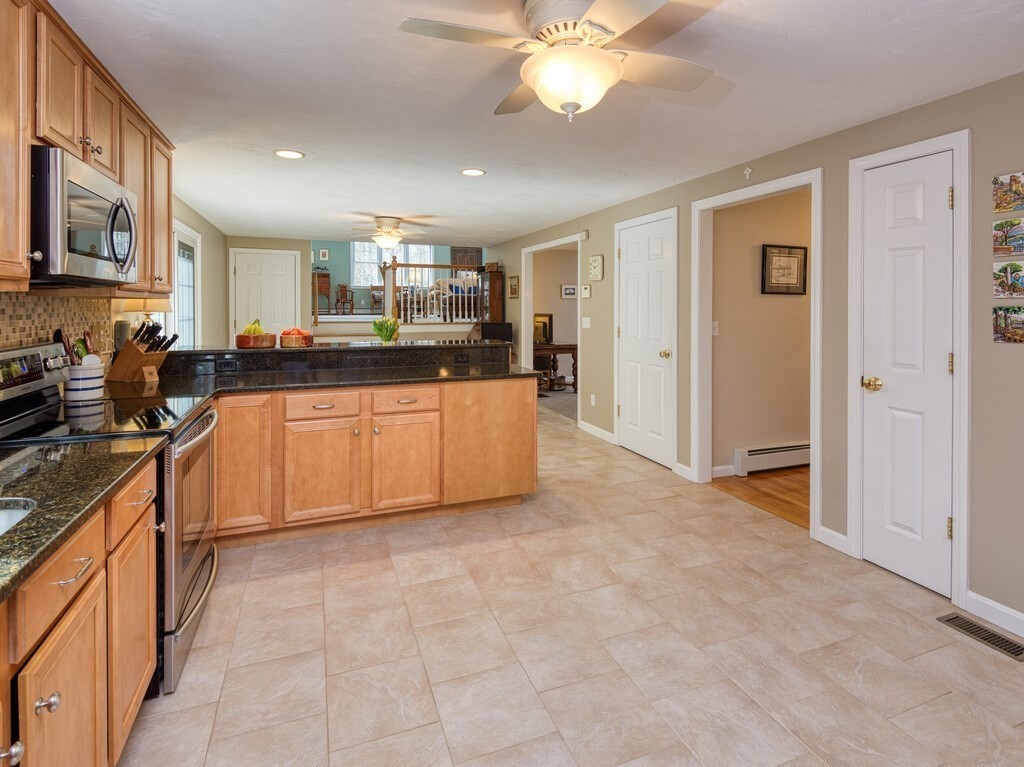 25 Valley View Circle Rutland, MA 01543 - Photo 8 of 36