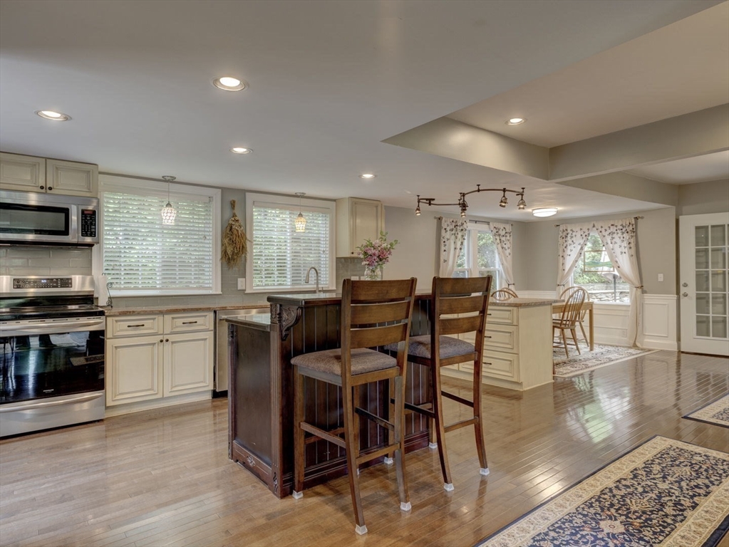 33-36 Overlook Road Holland, MA 01521 - Photo 11 of 38
