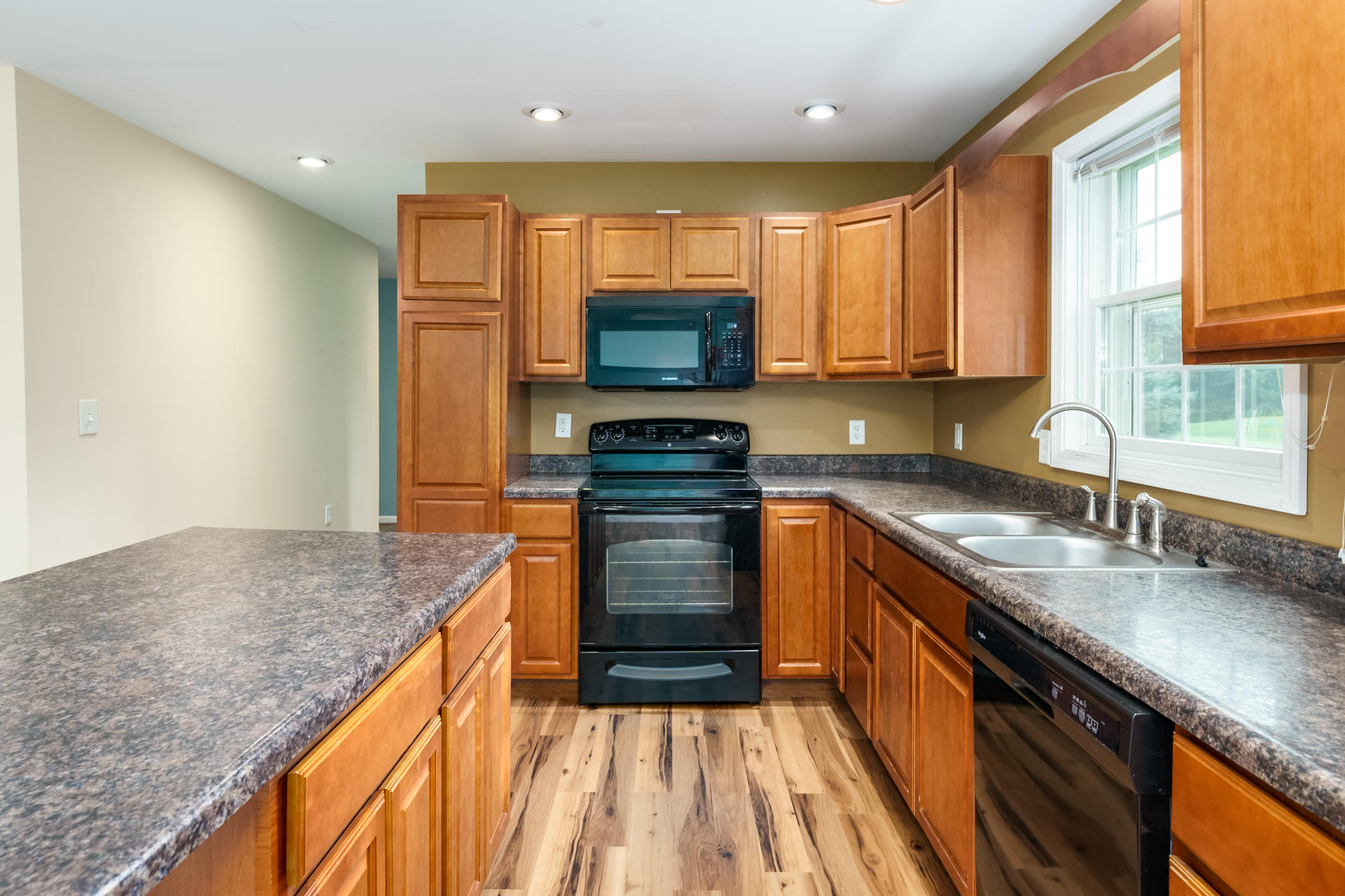 15482 C Drive South Marshall, MI 49068 - Photo 6 of 39 Kitchen