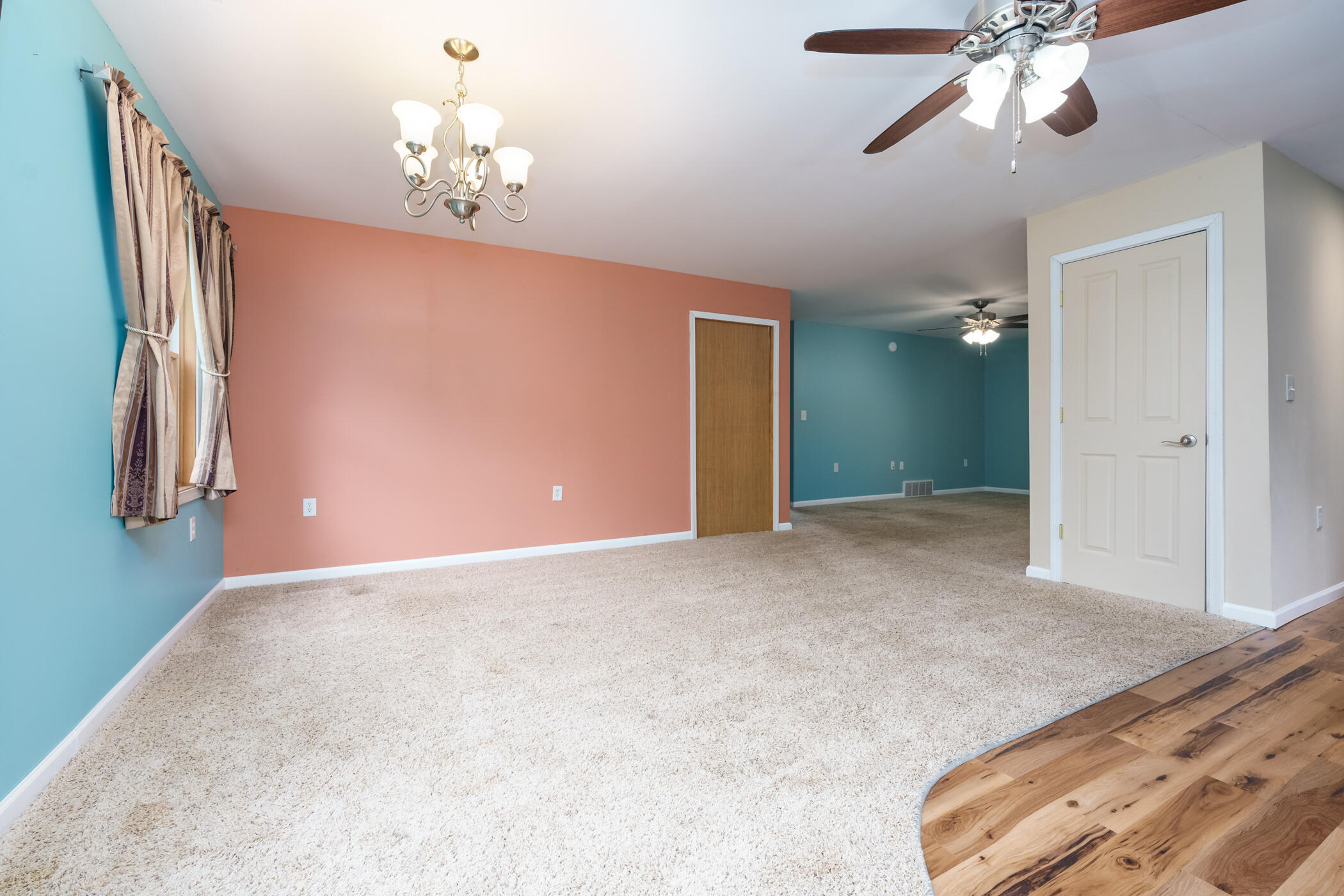 15482 C Drive South Marshall, MI 49068 - Photo 8 of 39 Living Room