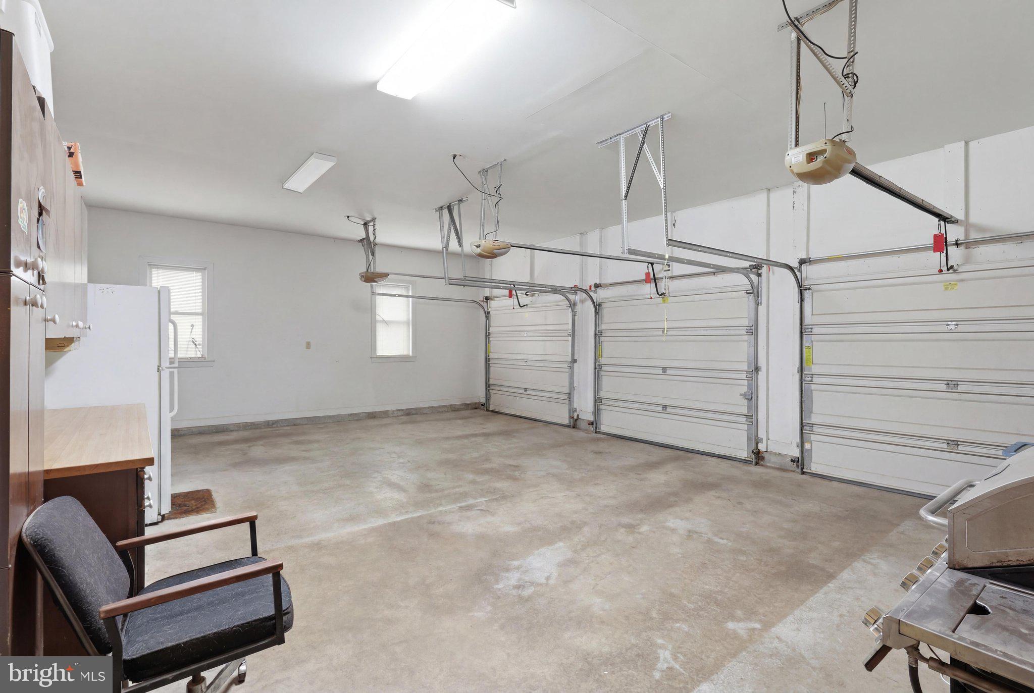 7020 Debold Road Thurmont, MD 21788 - Photo 33 of 75 Garage that is a 3 car with a work counter
