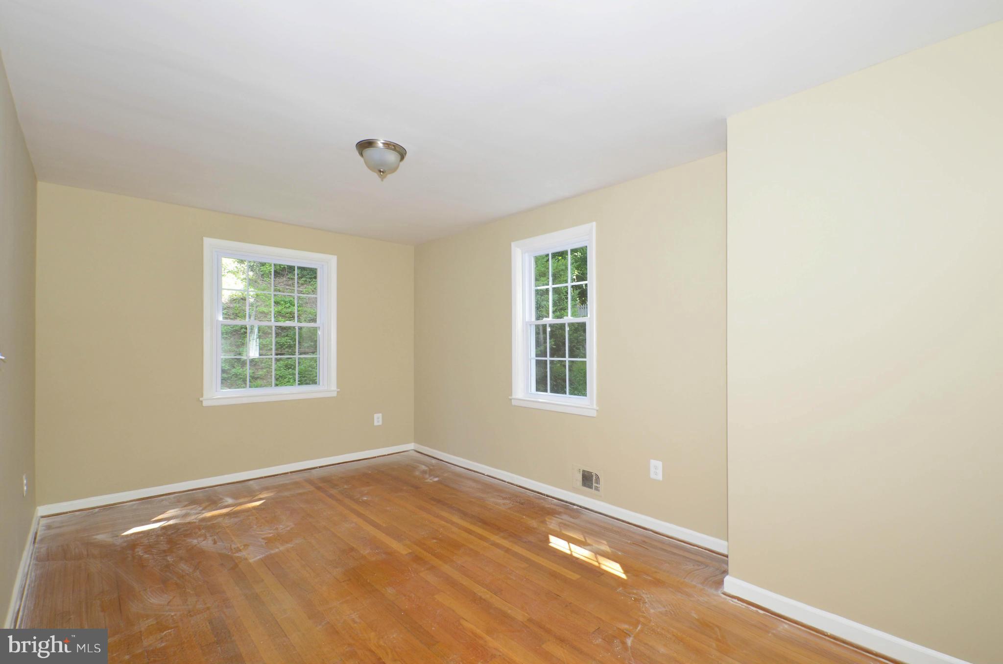 1313 Brixton Road Baltimore, MD 21239 - Photo 3 of 10 Dining Room