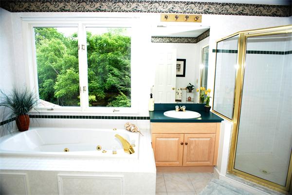 83 Stearns Road Marlborough, MA 01752 - Photo 13 of 23 Gallery Image 13
