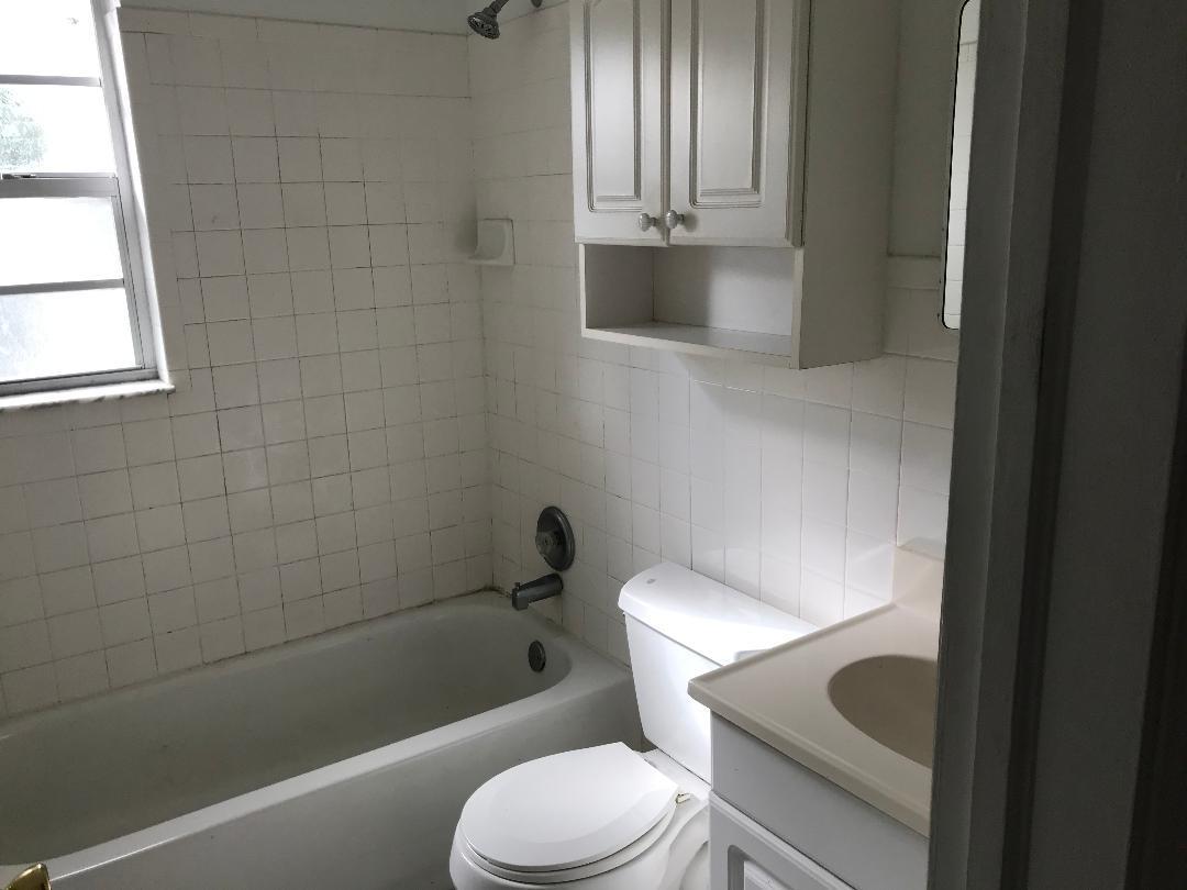 28 Douglas Drive Ocean Ridge, FL 33435 - Photo 8 of 18 bathroom