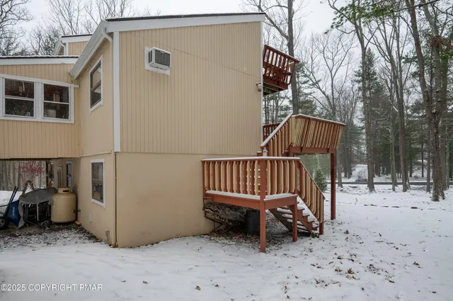 a view of a chair in the patio