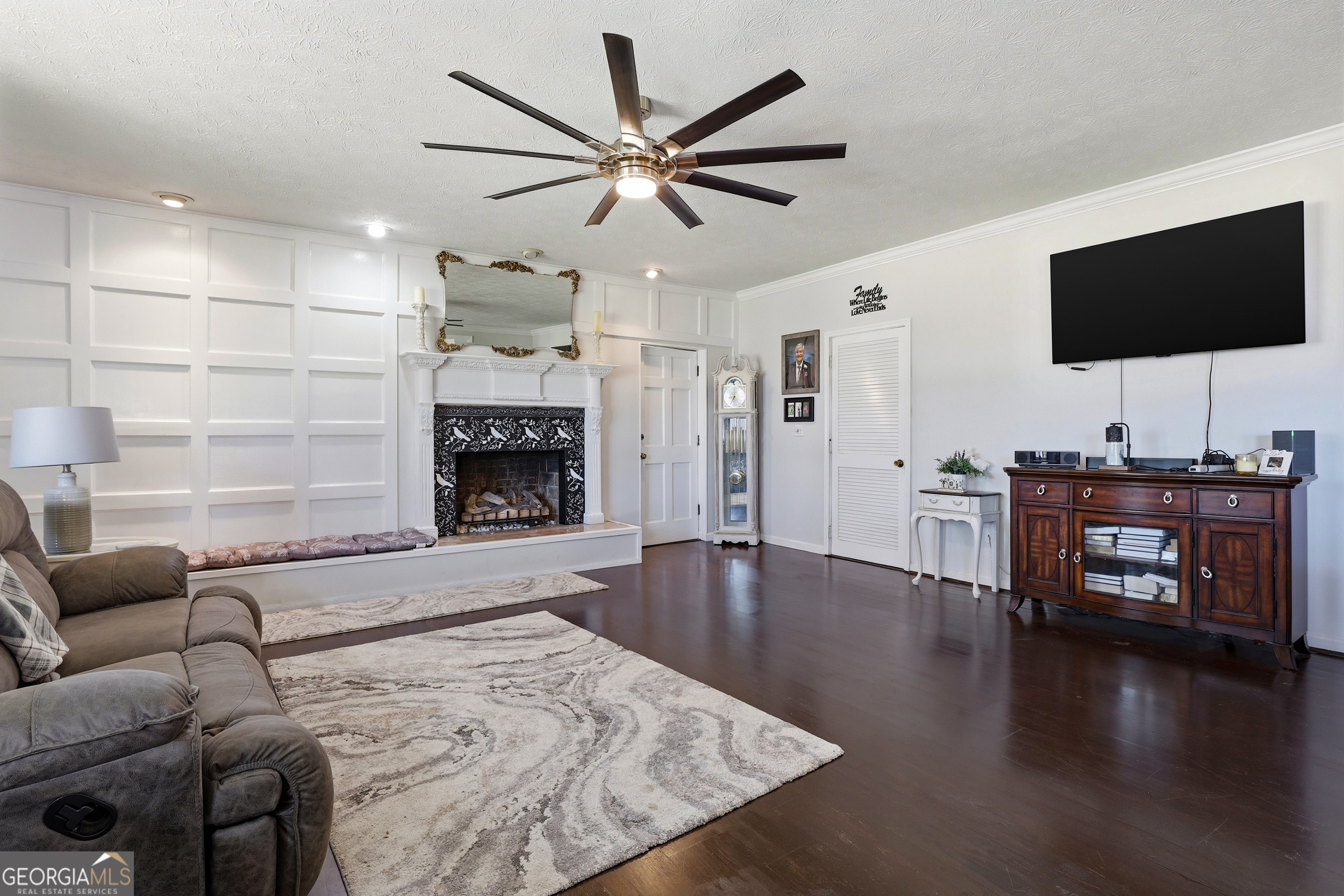 333 Rainbow Ridge Swainsboro, GA 30401 - Photo 7 of 46 a living room with furniture and a flat screen tv