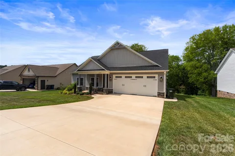 $429,900 | 4944 Southview Drive, Hickory, NC 28602