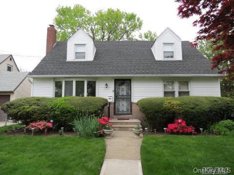 35 Foxhurst Road Oceanside, NY 11572 - Photo 1 of 1 Gallery Image 1