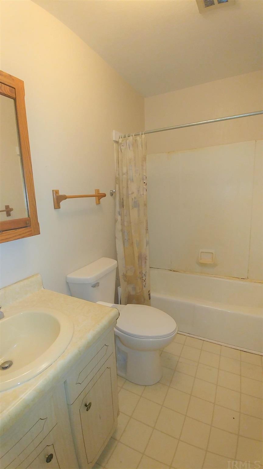 6568a East Riverview Road, Unit A & B Monticello, IN 47960 - Photo 8 of 10 Gallery Image 8