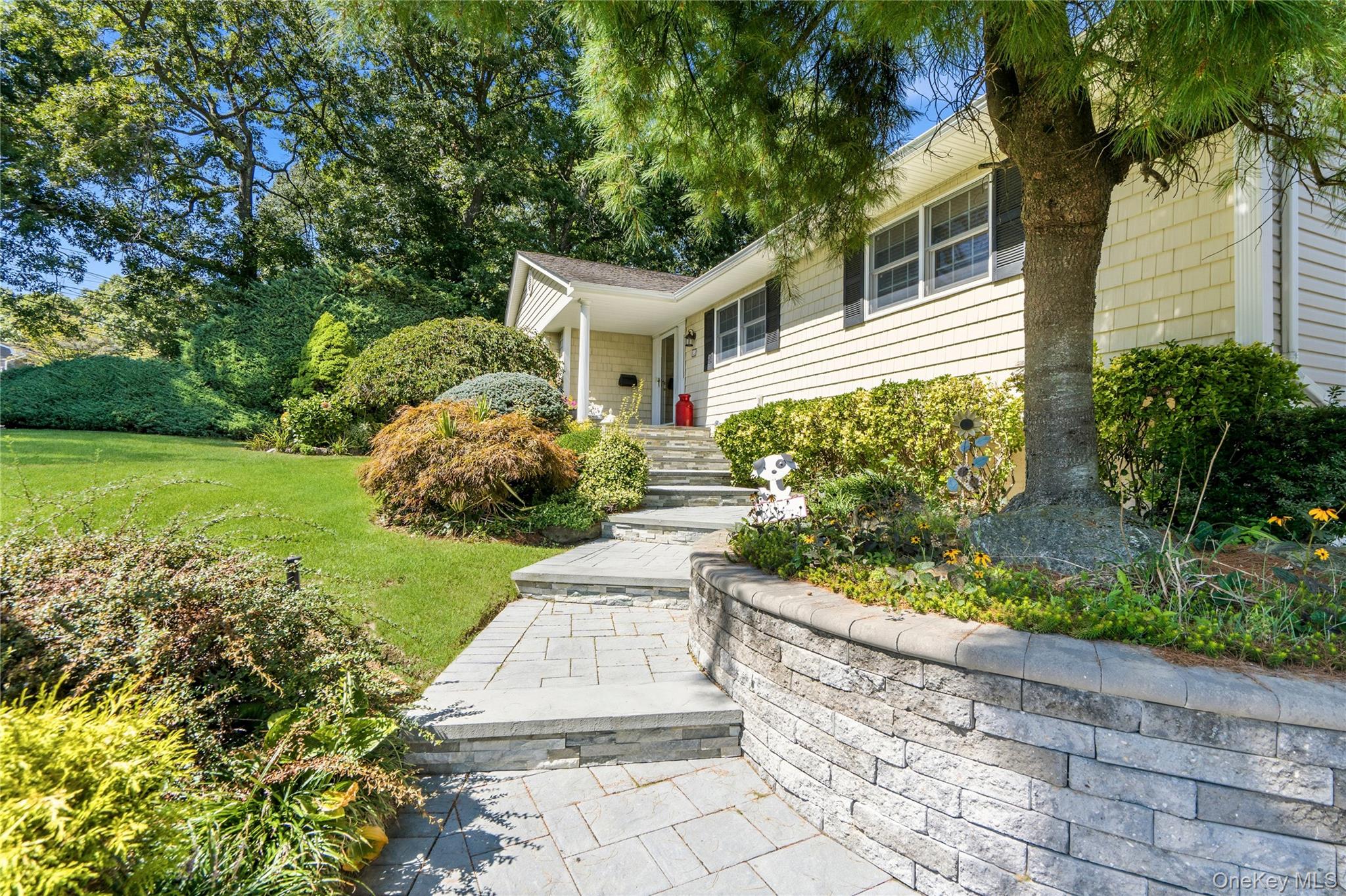 20 High Ridge Road Plainview, NY 11803 - Photo 2 of 35 Gallery Image 2
