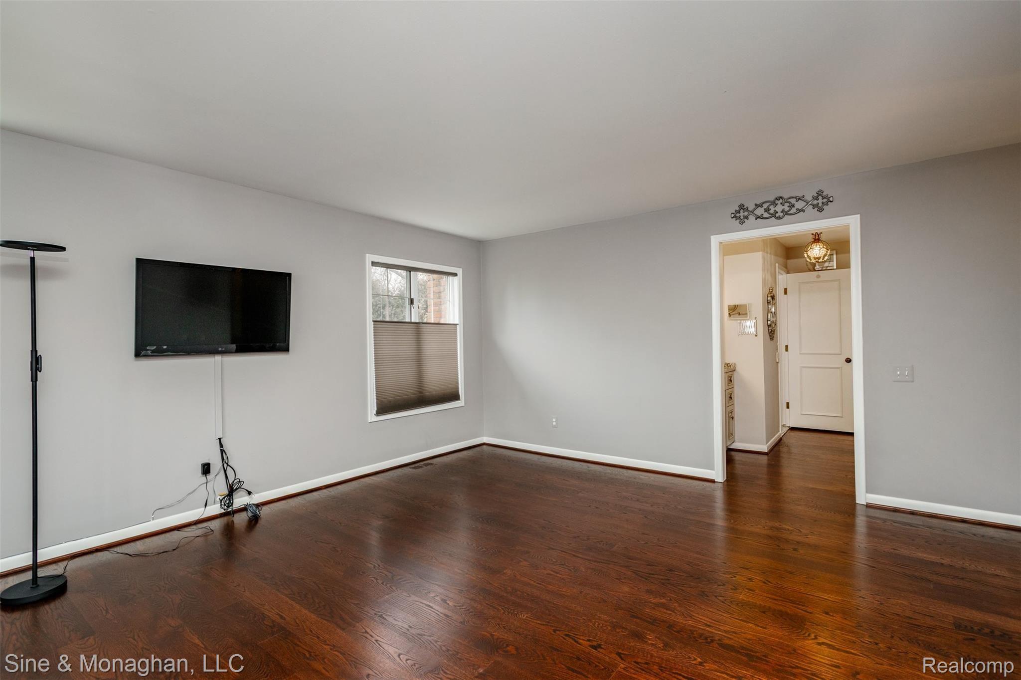 96 Lewiston Road Grosse Pointe, MI 48236 - Photo 30 of 76 96 Lewiston Int S041.jpg