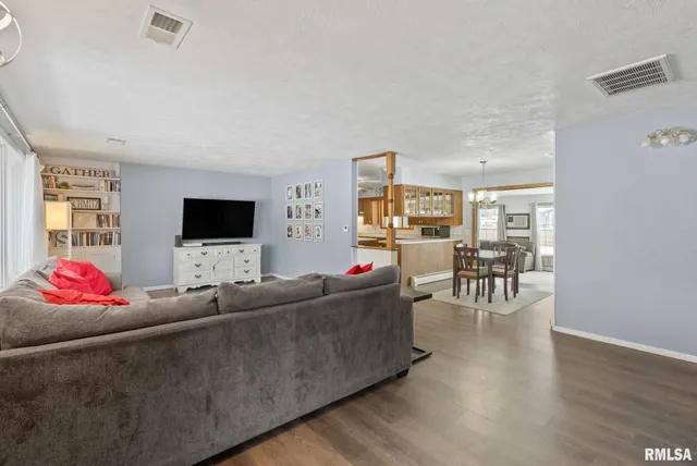 $207,500 | 301 North Washington Street, Atkinson, IL 61235