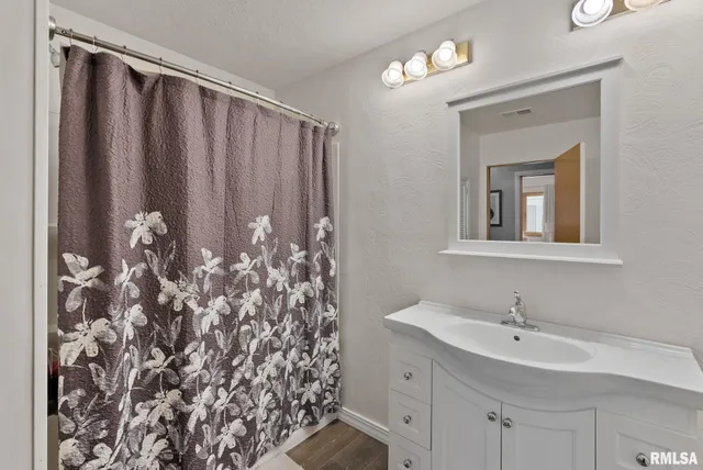 $207,500 | 301 North Washington Street, Atkinson, IL 61235